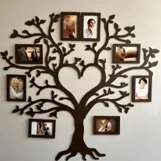 Árbol genealógico de pared con corazón central y ocho marcos